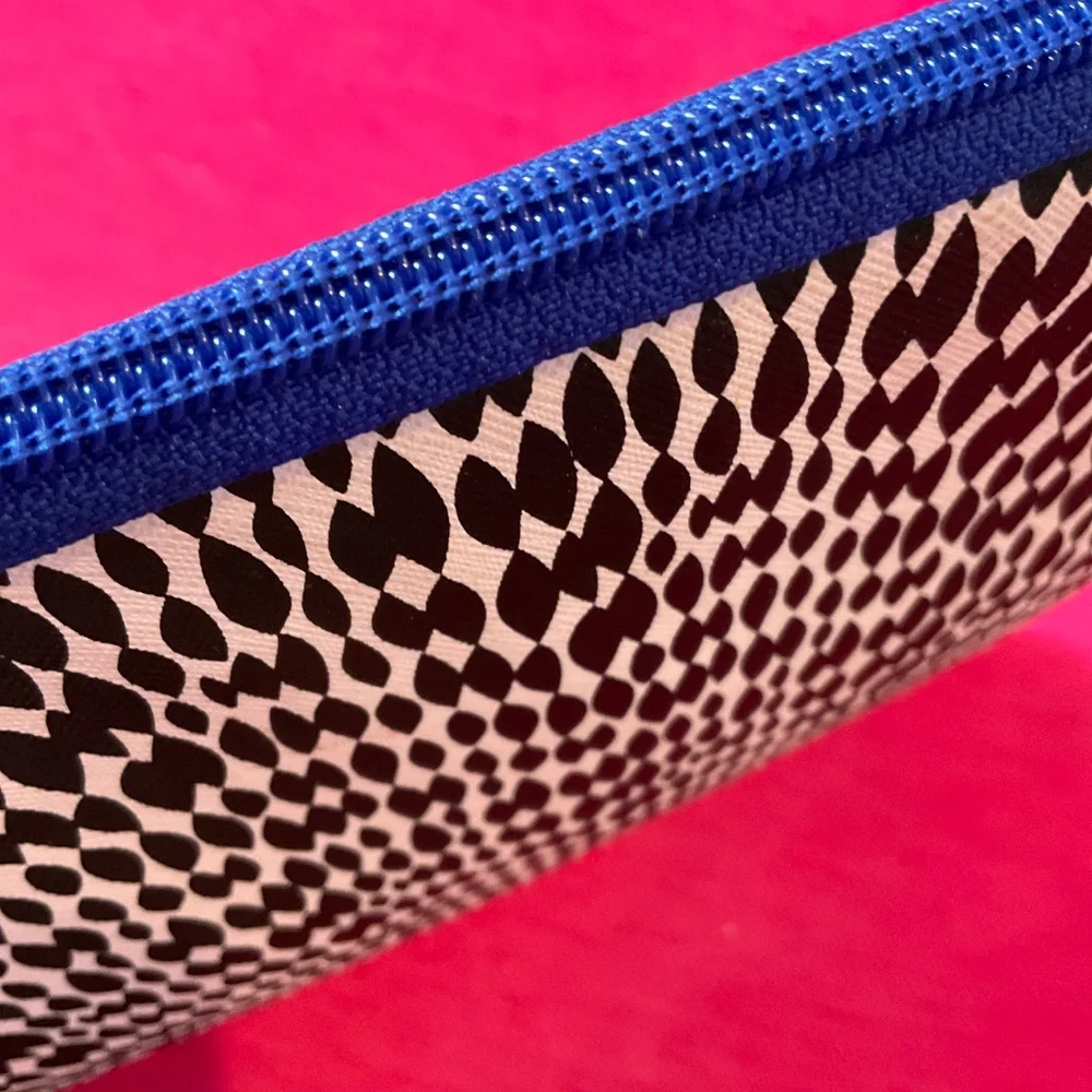 Stella & Dot Laptop Cover Black an White print with blue interior